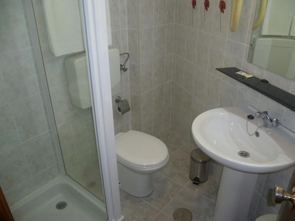فندق Residencial Imperial لوزو الغرفة الصورة